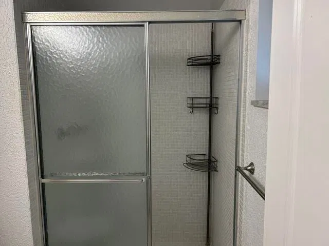 Unit F photo 17
