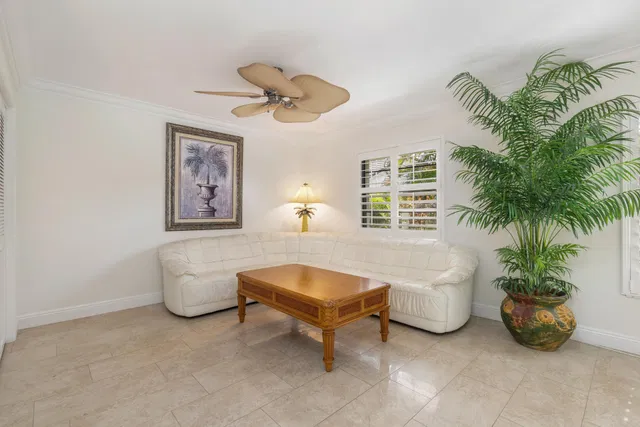  Residence photo 11