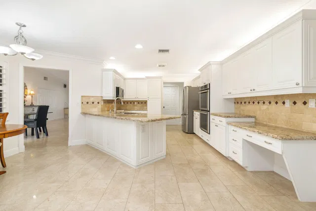 Residence photo 26