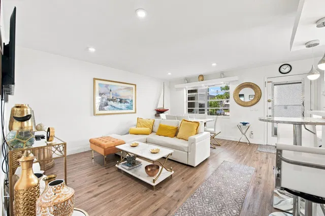 Residence photo 8