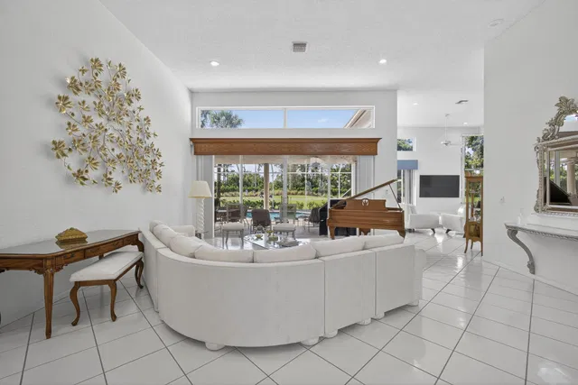  Residence photo 11