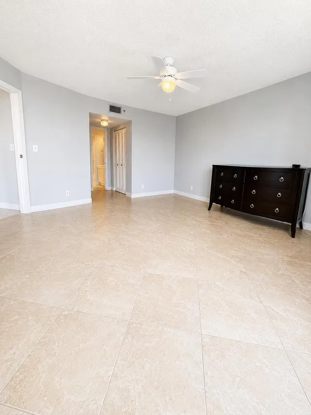  Unit 804 photo 18