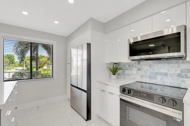  Unit 202 photo 4