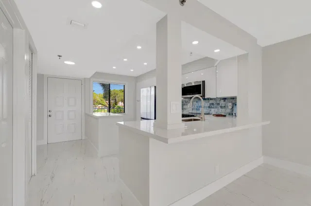  Unit 202 photo 9