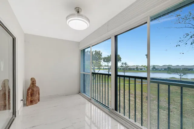 Unit 202 photo 16