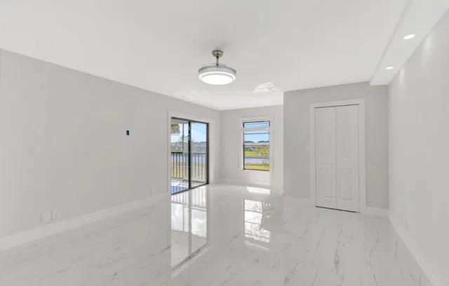 Unit 202 photo 20