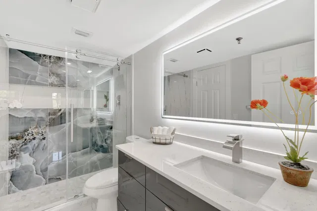 Unit 202 photo 28