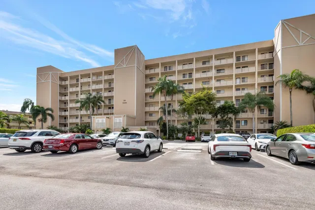 Unit 202 photo 33