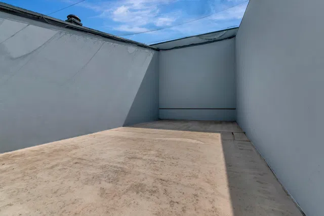 Unit 202 photo 66