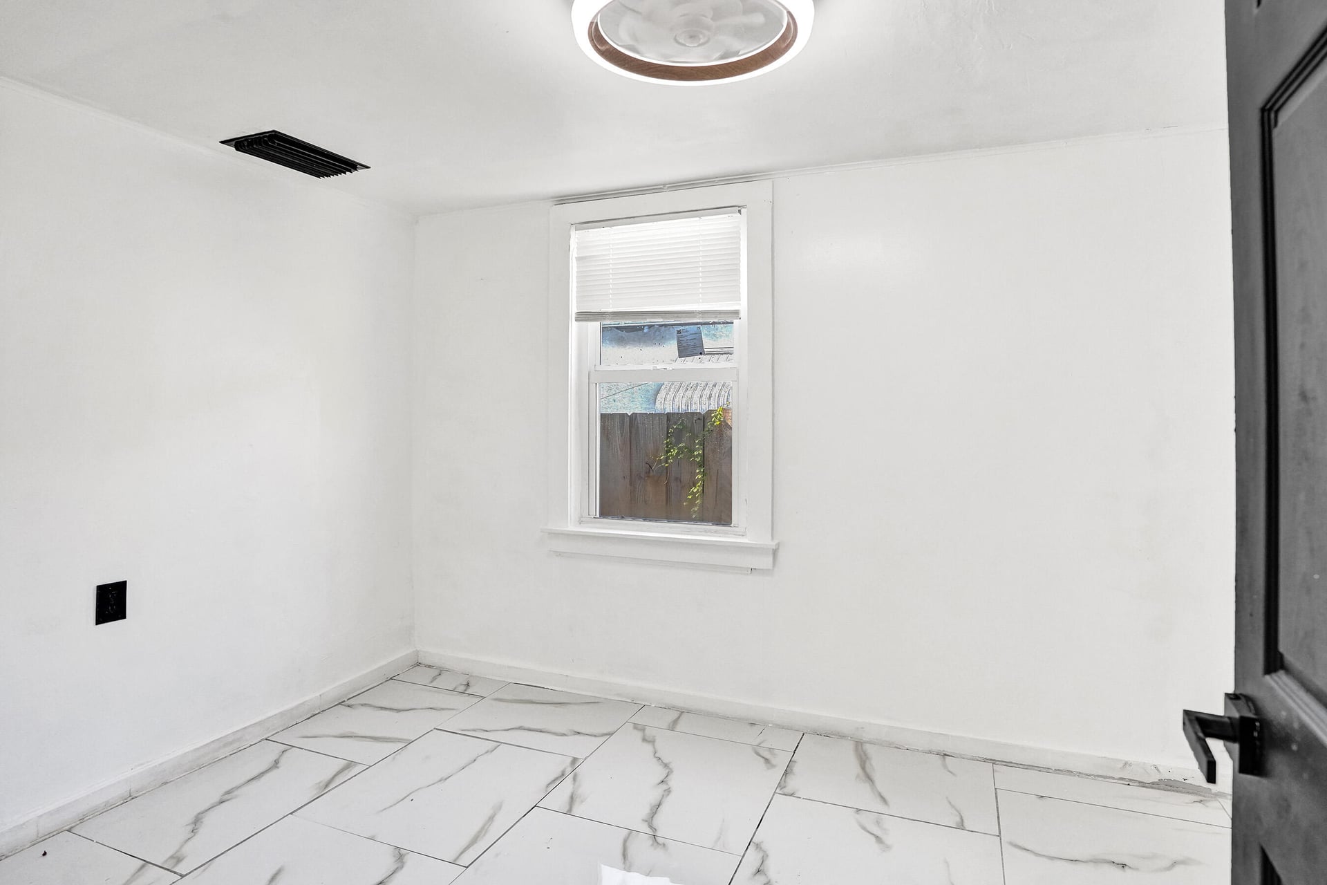 Residence photo 6