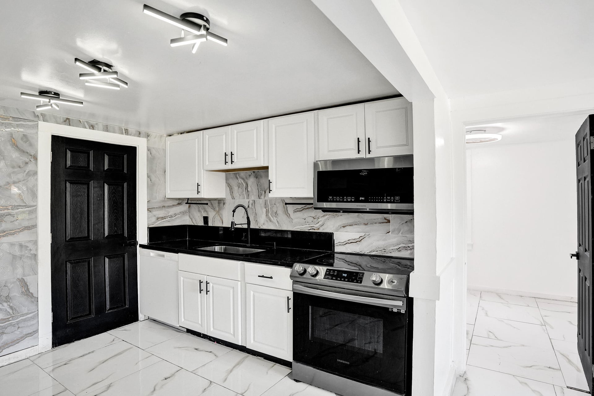 Residence photo 17