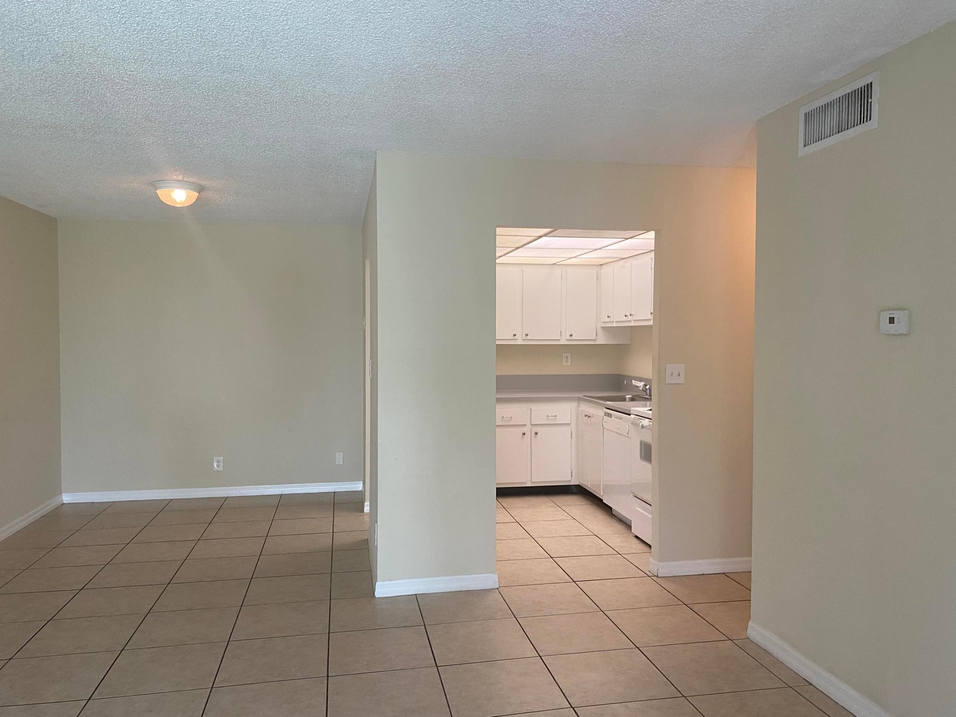 Unit 211 photo 3