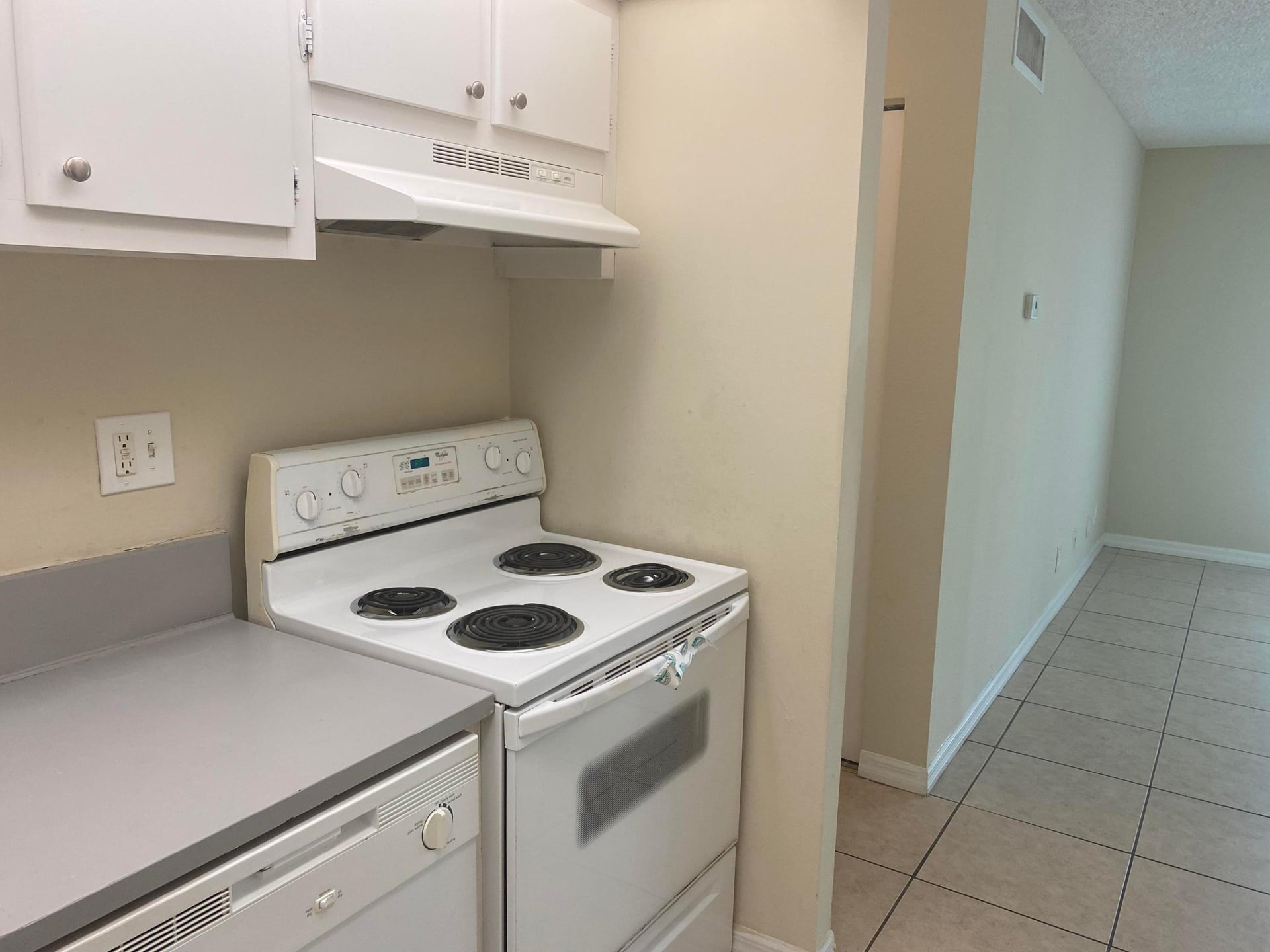 Unit 211 photo 8