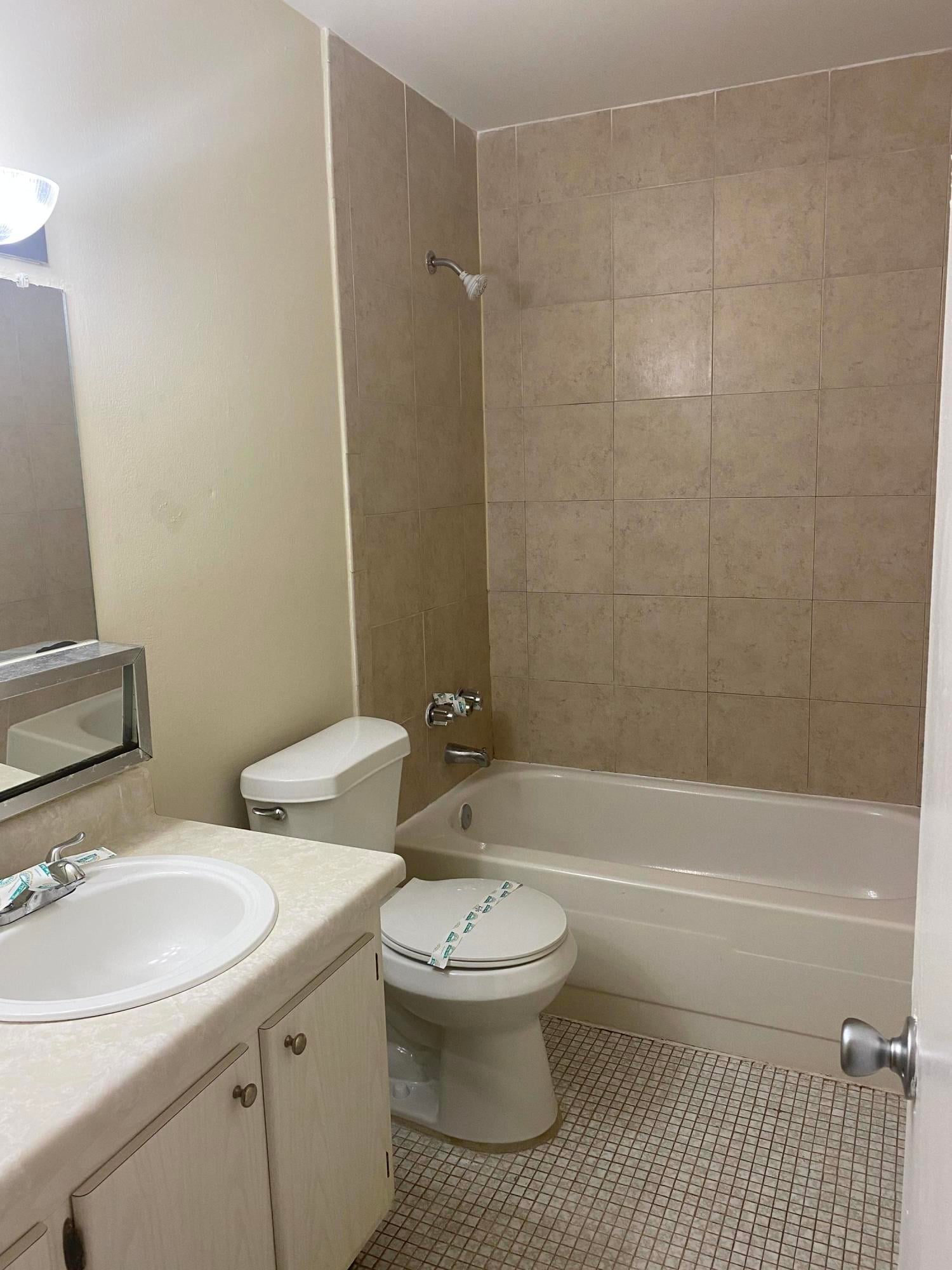 Unit 211 photo 18