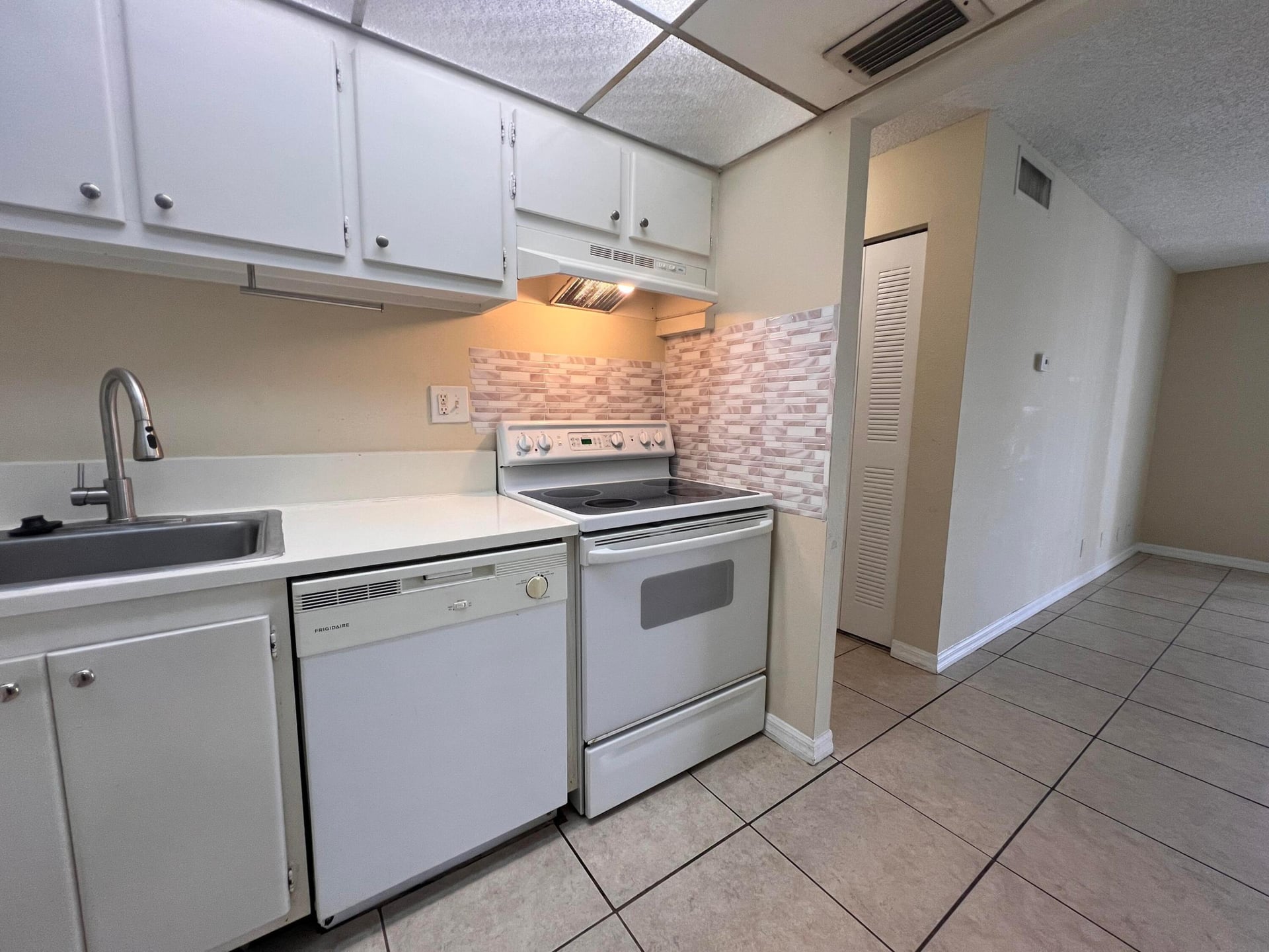 Unit 211 photo 34