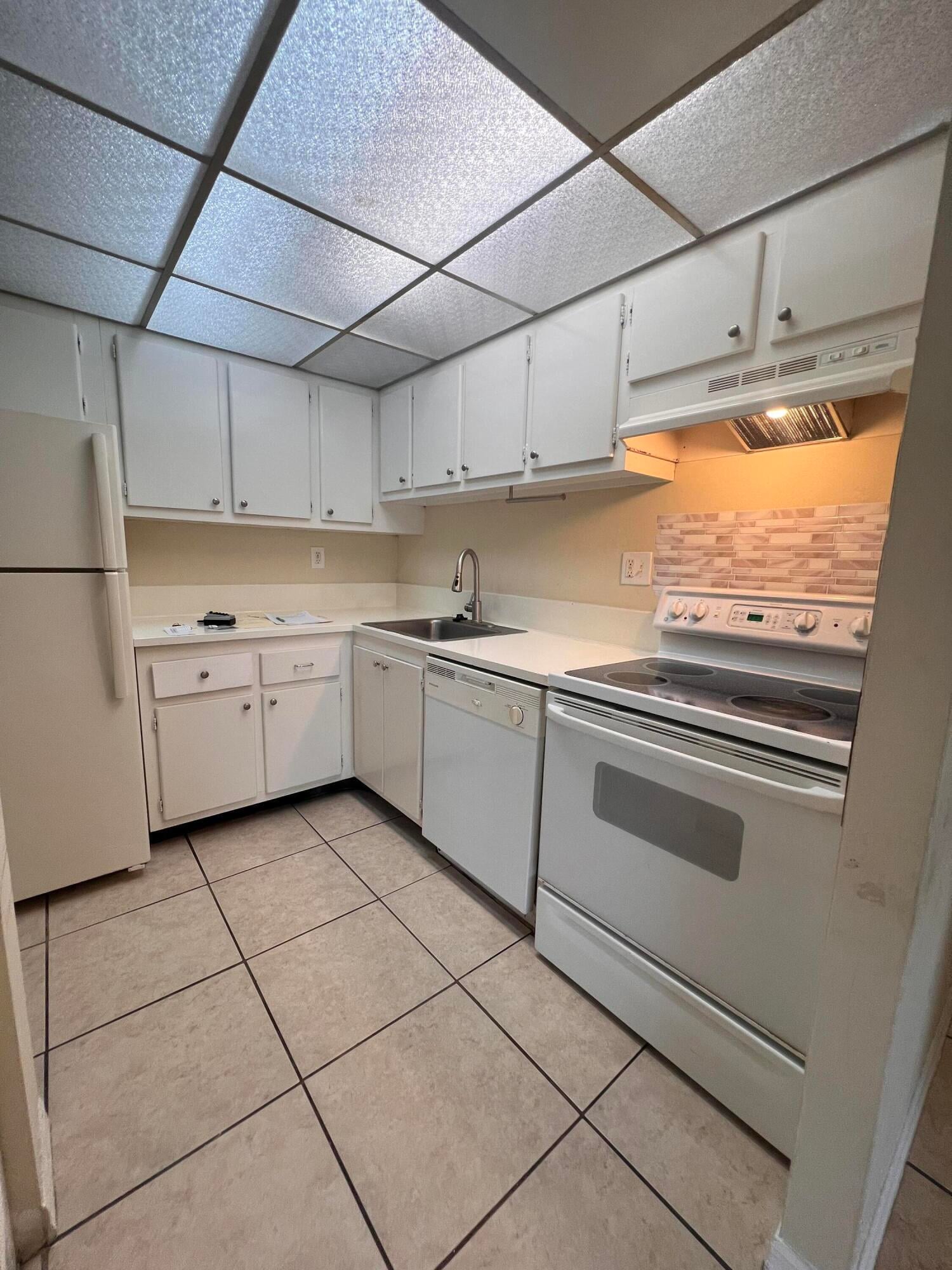 Unit 211 photo 35