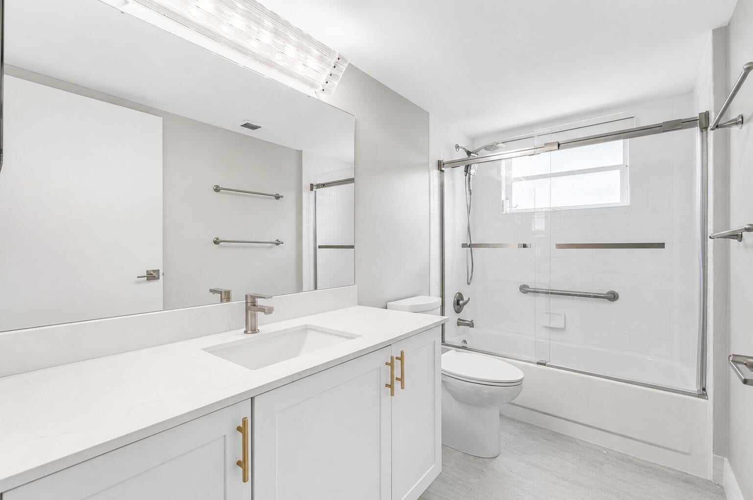 Unit 210 photo 17