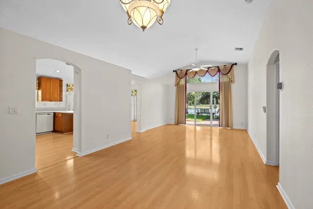 Residence photo 9