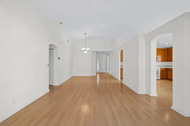 Residence photo 11