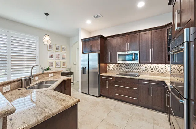 Residence photo 11