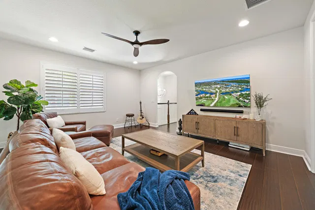  Residence photo 12