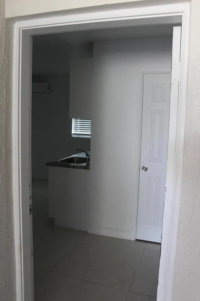 Unit c photo 2