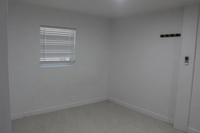Unit c photo 4