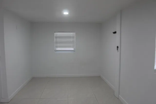Unit c photo 5