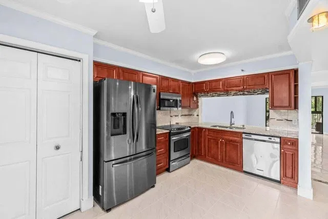  Unit 308 photo 14