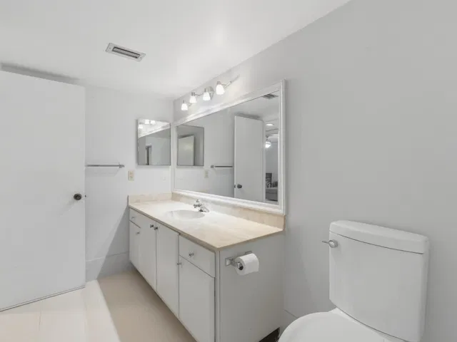  Unit 308 photo 29