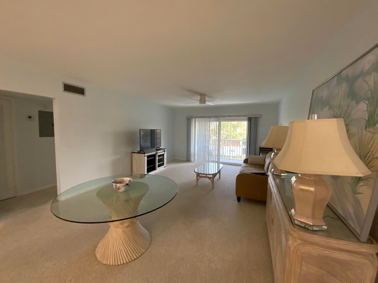 Unit 305 photo 9
