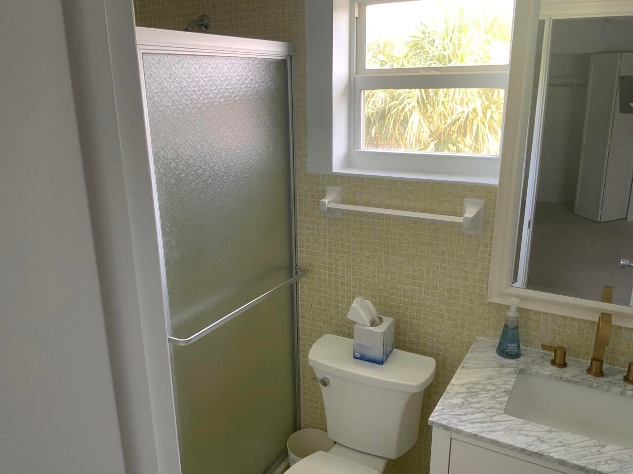 Unit 305 photo 15