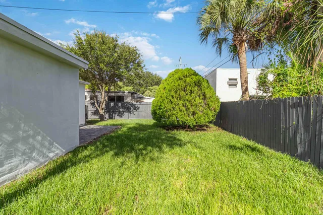 West Palm Beach Residence photo 33