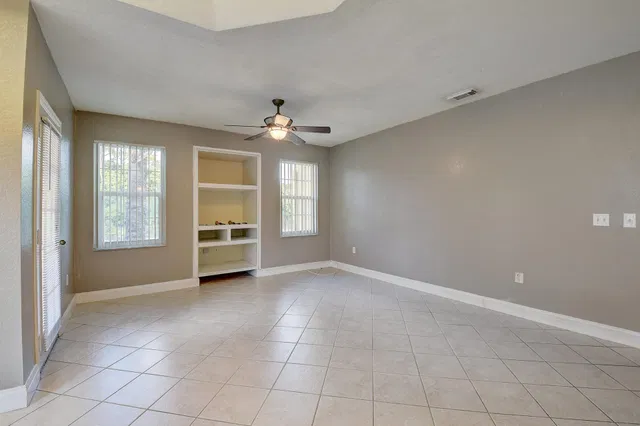  Residence photo 4