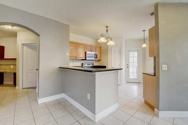  Residence photo 6