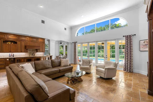 Residence photo 4
