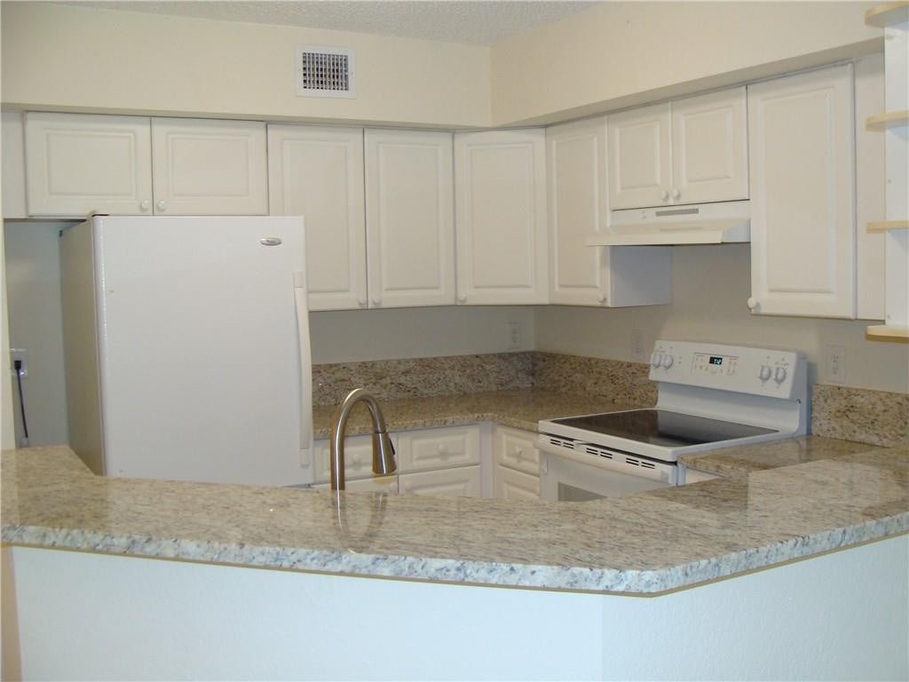 Unit 104W photo 2