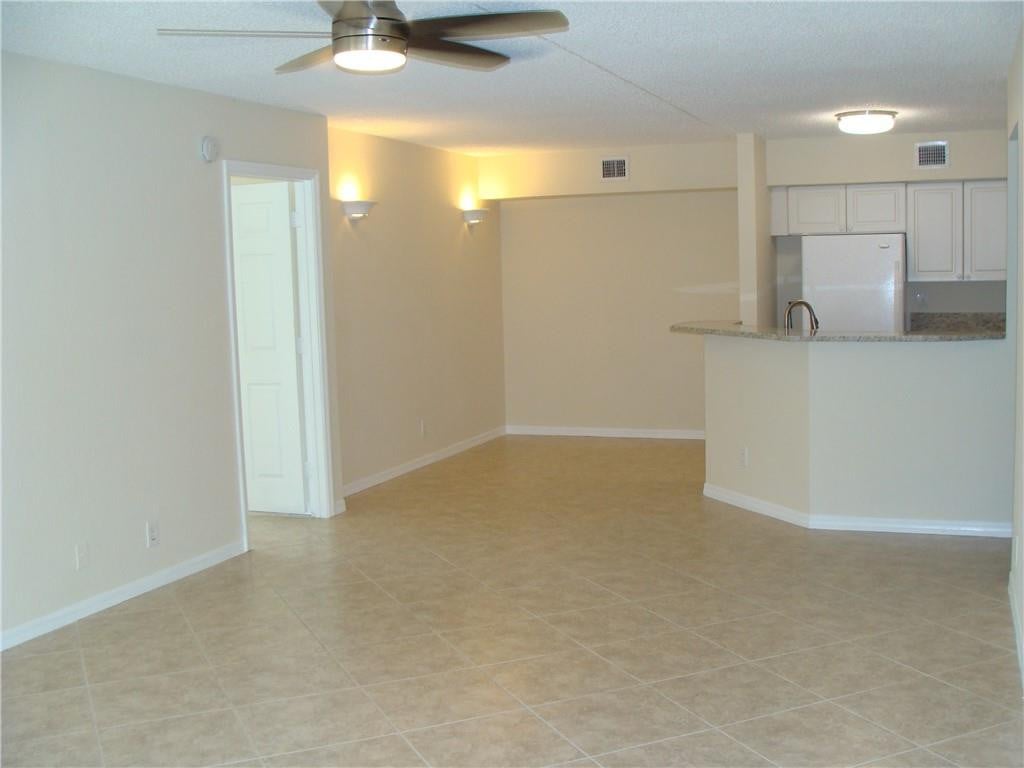 Unit 104W photo 6