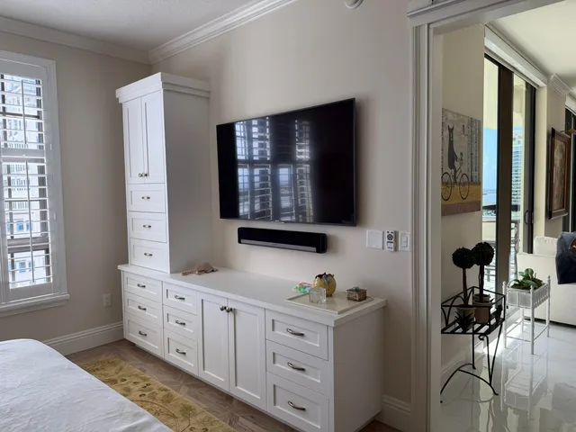 One City Plaza Unit 1508 photo 5