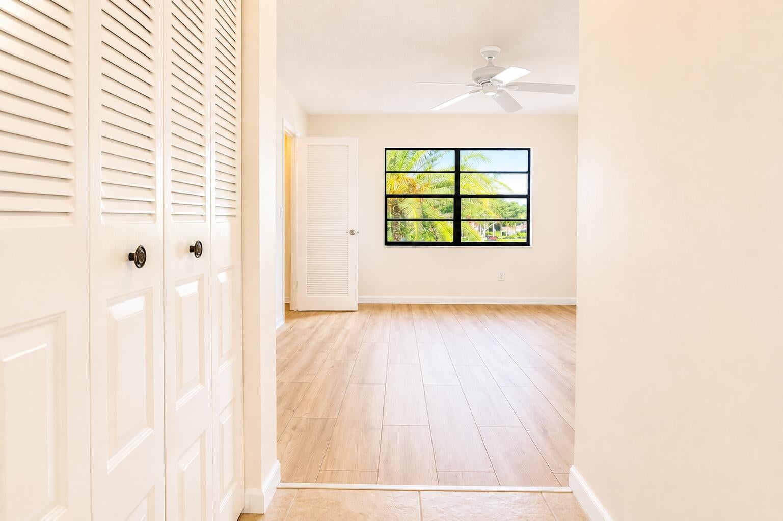 Unit 17B photo 6