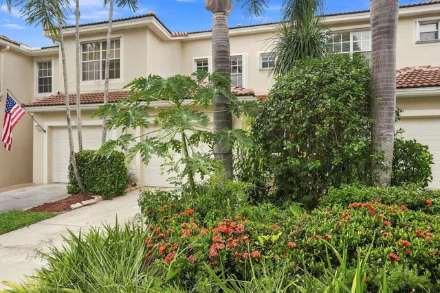 Residence photo 3