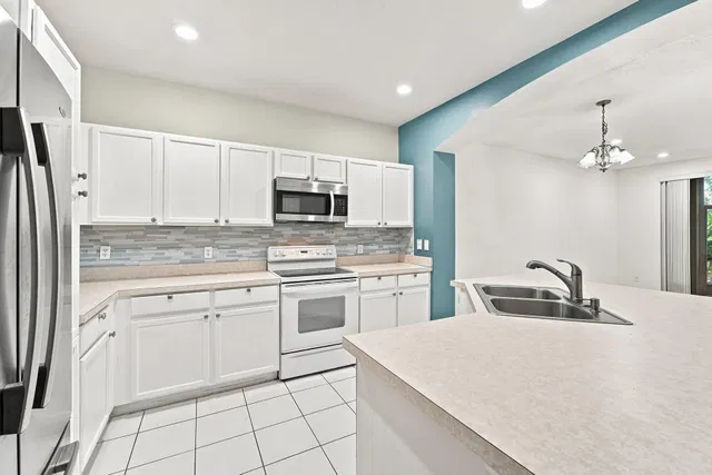 Residence photo 6