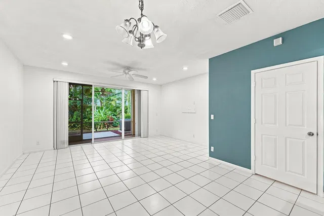Residence photo 11