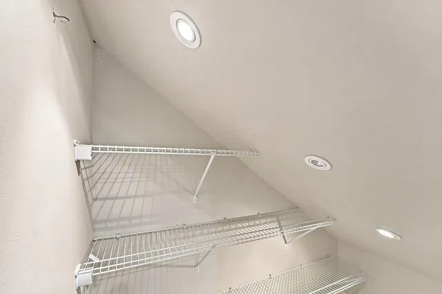 Residence photo 12
