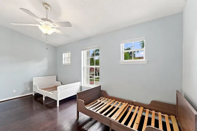 Residence photo 16