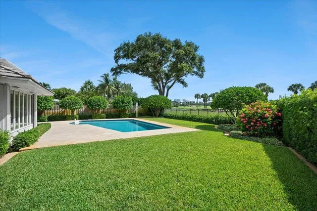  Residence photo 9