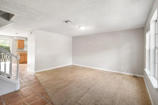  Residence photo 4