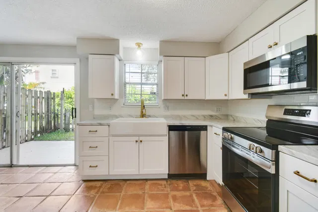  Residence photo 8