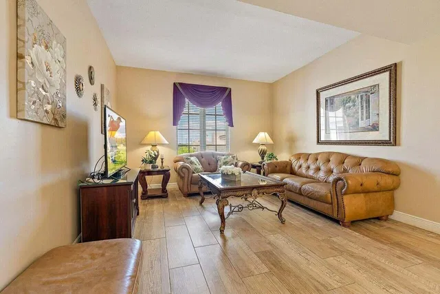 Town Center Jupiter Unit 425 photo 4
