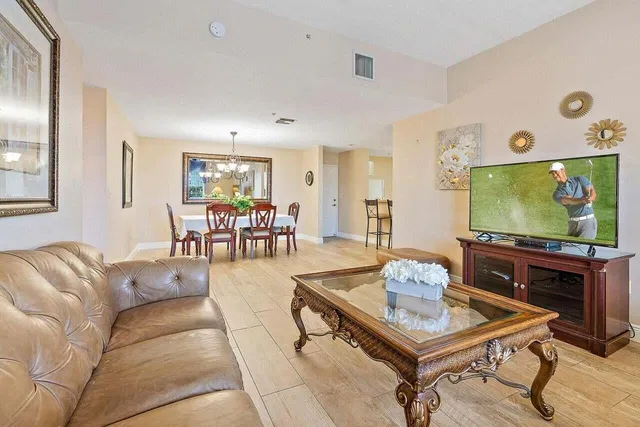 Town Center Jupiter Unit 425 photo 5